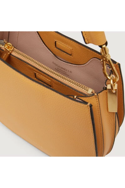 Coccinelle Borse A Tracolla Borsa A Tracolla Yellow 4 Coccinelle Borse A Tracolla Borsa A Tracolla Yellow - immagine 2