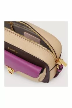 Coccinelle Borse A Tracolla Borsa A Tracolla Purple -Coccinelle Negozio Di Vendita ee58a4b7f8279b0ff7519631735d8fb2